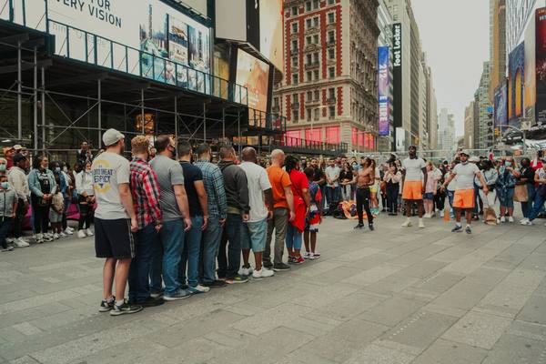 Times Square busker event photography — NYC street performance coverage by byag.studio