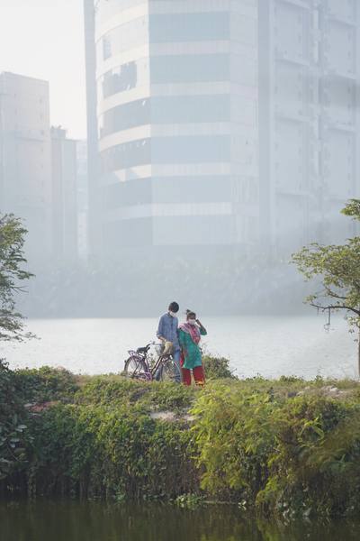 Couple lifestyle photography — Kolkata urban session by byag.studio